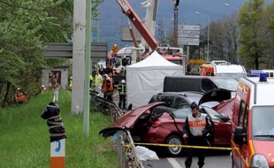 Le chauffeur du poids lourd à l'origine de l'accident qui a fait quatre morts et six blessés légers vendredi matin à Chambéry a été placé en garde à vue au commissariat de cette ville, a-t-on appris auprès du directeur de cabinet du préfet de Savoie, Rémi Bastille.