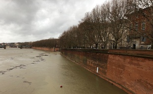 La Garonne est en crue à Toulouse le vendredi 13 décembre 2019.