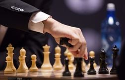 Le champion d’échecs trichait-il ? Un prof de statistiques a mené l’enquête