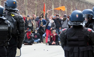 Rassemblement d'étudiants et de salariés contre la loi Travail, ici le 5 avril 2016 à Rennes.