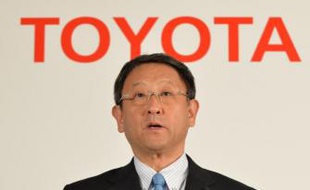 Salaire, primes et dividendes compris, l'héritier de la famille fondatrice Toyoda a reçu 184 millions de yens, contre 136 millions un an plus tôt. M. Ghosn touchait alors sept fois plus que M. Toyoda.