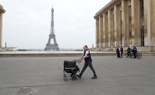 Un facteur à Paris.