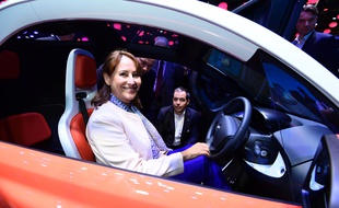 La ministre de l'Environnement Ségolène Royal au Mondial de l'automobile, le 1er octobre 2016.