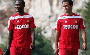 Eric Abidal et Ricardo Carvalho lors d'un entraînement de l'AS Monaco le 23 juillet 2013.