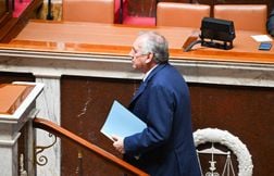 Voici les cinq temps forts de la chute de Bayrou, victime d’une crise de confiance