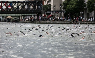 L'Open swim stars propose à 500 nageurs des courses de 2 à 5 km dans le canal de l'Ourcq et le bassin de la Villette, les 17 et 18 juin à Paris (Illustration).