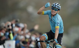Miguel Angel Lopez vainqueur magnifique en haut du col de la Loze, le 16 septembre 2020.