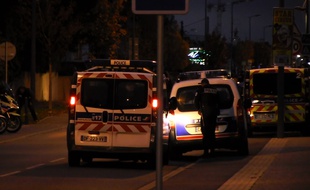 Devant le campus IGS de Blagnac, le 10 novembre 2017.