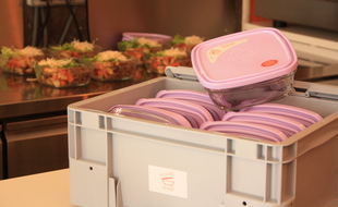 A Toulouse, plus de 10.000 contenants en verre consignés de "En boîte le plat" sont en circulation pour la vente à emporter.