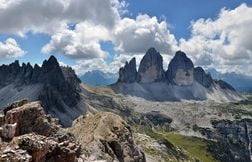 Un homme filmé à 3.000 m d’altitude sur une gyroroue électrique