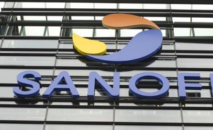 Logo of French pharmaceutical group Sanofi taken on September 25, 2012 in Paris. Sanofi said today that it intends to shed 900 jobs in France by the end of 2015. The company said in a statement that the measure was essential but that the cuts would be made mainly on a voluntary basis. AFP PHOTO ERIC PIERMONT