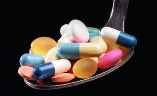 Chaque année, les accidents liés aux médicaments sont responsables de 10.000 décès et 130.000 hospitalisations.