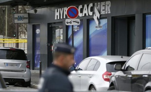 L'Hypercacher de la Porte de Vincennes au lendemain de l'attaque, le 10 janvier 2015