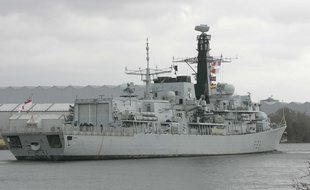 Photo d'illustration de la frégate britannique HSM Argyll, qui a recueilli l'équipage du Grande America dans la nuit du 10 au 11 mars.