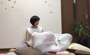 Se rouler dans un drap, la technique nippone pour déstresser japonaise