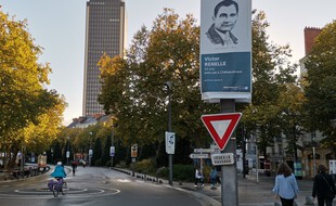 Des affiches des