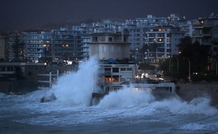La côte niçoise a encore vécu une nuit agitée au niveau de la météo.
