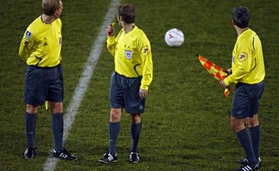 Illustration sur les arbitres de football ici lors d'un match à Valenciennes dans le Nord.