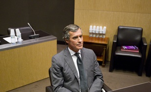 Le 26 juin 2013. Jerome Cahuzac est auditionne par la commission d'enquete parlementaire apres son aveu de detention d'un compte bancaire a l'etranger. // PHOTO : V. WARTNER / 20 MINUTES