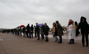 Chaîne humaine du collectif citoyen pour le climat à Bordeaux le 29 novembre 2015