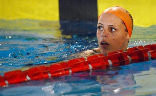 Laure Manaudou a assuré qu'elle prendrait sa "décision après Chartres" et l'Euro-2012 (22-25 novembre) sur la suite de sa carrière, mercredi à la veille des Championnats de France en petit bassin à Angers.
