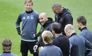 A l’Ajax, Peter Bosz a été déterminant dans l’éclosion de talents comme Frenkie de Jong (numéro 21).