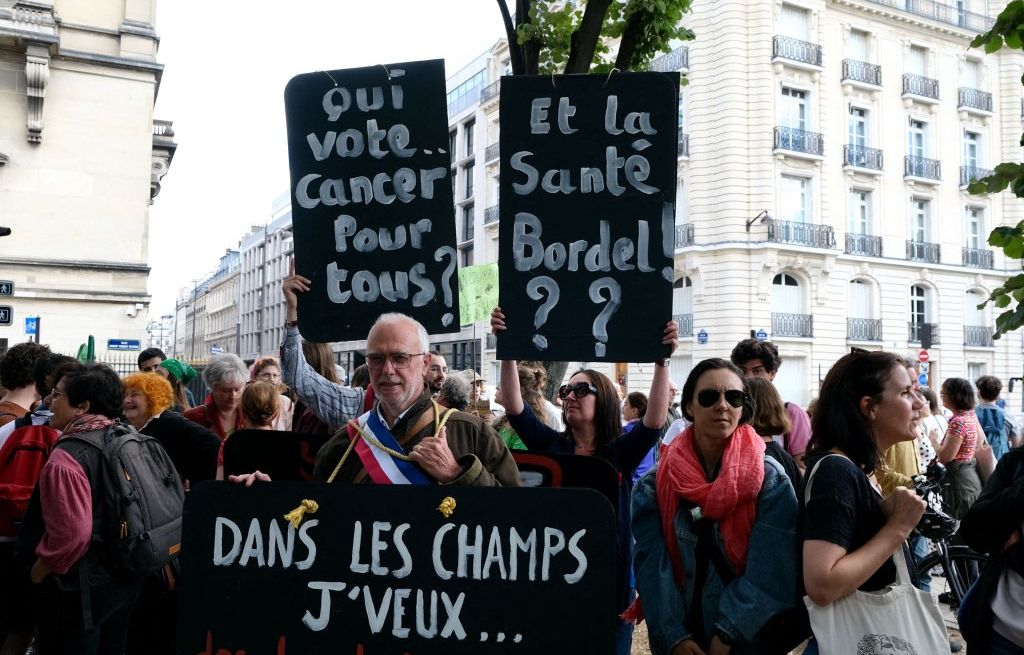 Loi Duplomb : L'énorme carton de la pétition peut-il avoir la peau de la loi ?