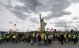 Les «gilets jaunes» de Colmar lors de leur manifestation le 2 mai.
