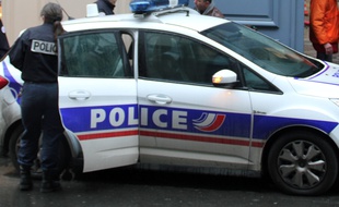 Les cinq jeunes ont été arrêtés et placés en garde à vue pour viol. (Illustration)