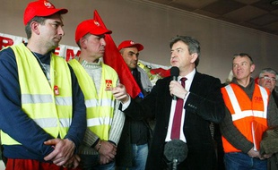 Jean-Luc Mélenchon à Saint-Fons (Rhône), avec les salariés d'Arkema, le 7 février 2012