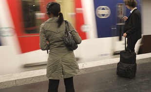 La RATP a réagi à la vidéo postée sur les réseaux sociaux concernant un SDF bousculé par le chien d'un agent de sécurité sur les quais du métro parisien (Illustration).