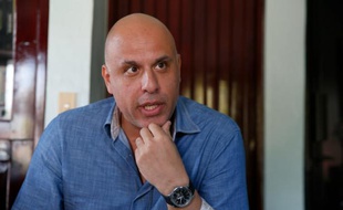 Nicolas Pisapia.