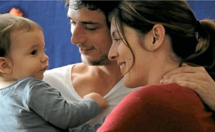 Valérie Donzelli et Jérémie Elkaïm se battent contre la tumeur de leur bébé.