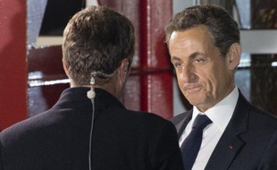 Nicolas Sarkozy a affirmé jeudi, au lendemain de son débat avec François Hollande, que "jamais une élection n'aura été aussi indécise", et que le résultat du second tour "se jouera dans un mouchoir de poche".