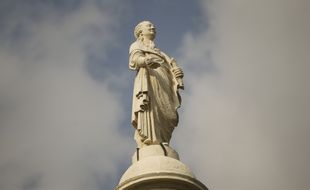NANTES, le 28/03/2013 La statue de Louis XVI renovee apres quatre mois de travaux