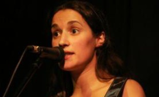 La chanteuse Thérèse