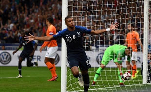 Kylian Mbappé après avoir inscrit le premier but de France-Pays-Bas (2-1).