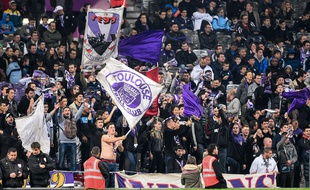 Les Indians Tolosa 1993 lors du match TFC - Metz, le 8 novembre 2014.