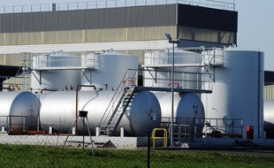 Les analyses biologiques pratiquées sur 24 riverains volontaires de l'usine Aprochim de Grez-en-Bouère (Mayenne) ont conclu à l'absence "d'impact marqué" concernant les taux d'imprégnation en PCB, selon un communiqué commun vendredi de l'agence régionale de Santé (ARS) et la préfecture.