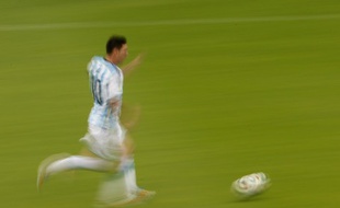 L'Argentin Lionel Messi contre le Nigeria, le 25 juin 2014, à Porto Alegre.