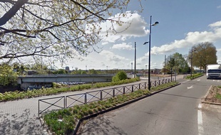 Le pont Villars, à Valenciennes.