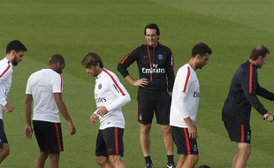 Unai Emery et ses joueurs à l'entraînement, le 22 septembre 2016.