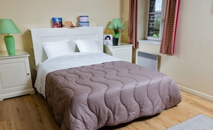 Une parure de lit jetable Easytex.