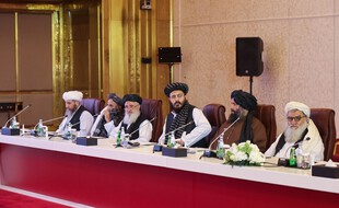 Une délégation de Taliban lors des négociations avec le gouvernement afghan à Doha, le 17 juillet 2021.