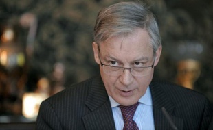 Le gouverneur de la Banque de France, Christian Noyer, a laissé entendre vendredi qu'il pourrait maintenir le taux du Livret A début février même en cas d'accélération de l'inflation, élément retenu pour le calcul du rendement de ce placement presque bicentenaire.