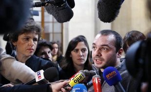 Le neveu de Vincent Lambert, François Lambert, s'adresse aux médias à l'hôpital de Reims, le 14 février 2014