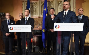 Manuel Valls et le Premier ministre belge Charles Michel le 1er février 2016 à Bruxelles.