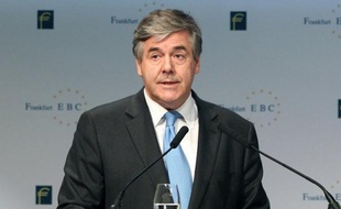 Une lettre piégée "explosive" a été adressée au patron de la Deutsche Bank Josef Ackermann, a-t-on appris jeudi auprès de la police de Francfort, où la missive suspecte avait été interceptée mercredi.