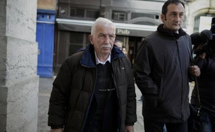 L'ancien entraîneur de tennis Régis de Camaret, condamné en novembre dernier à huit ans de prison pour viols, a demandé vendredi sa remise en liberté sous contrôle judiciaire.
