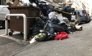 Un blocage de deux dépôts perturbe le ramassage des poubelles à Marseille